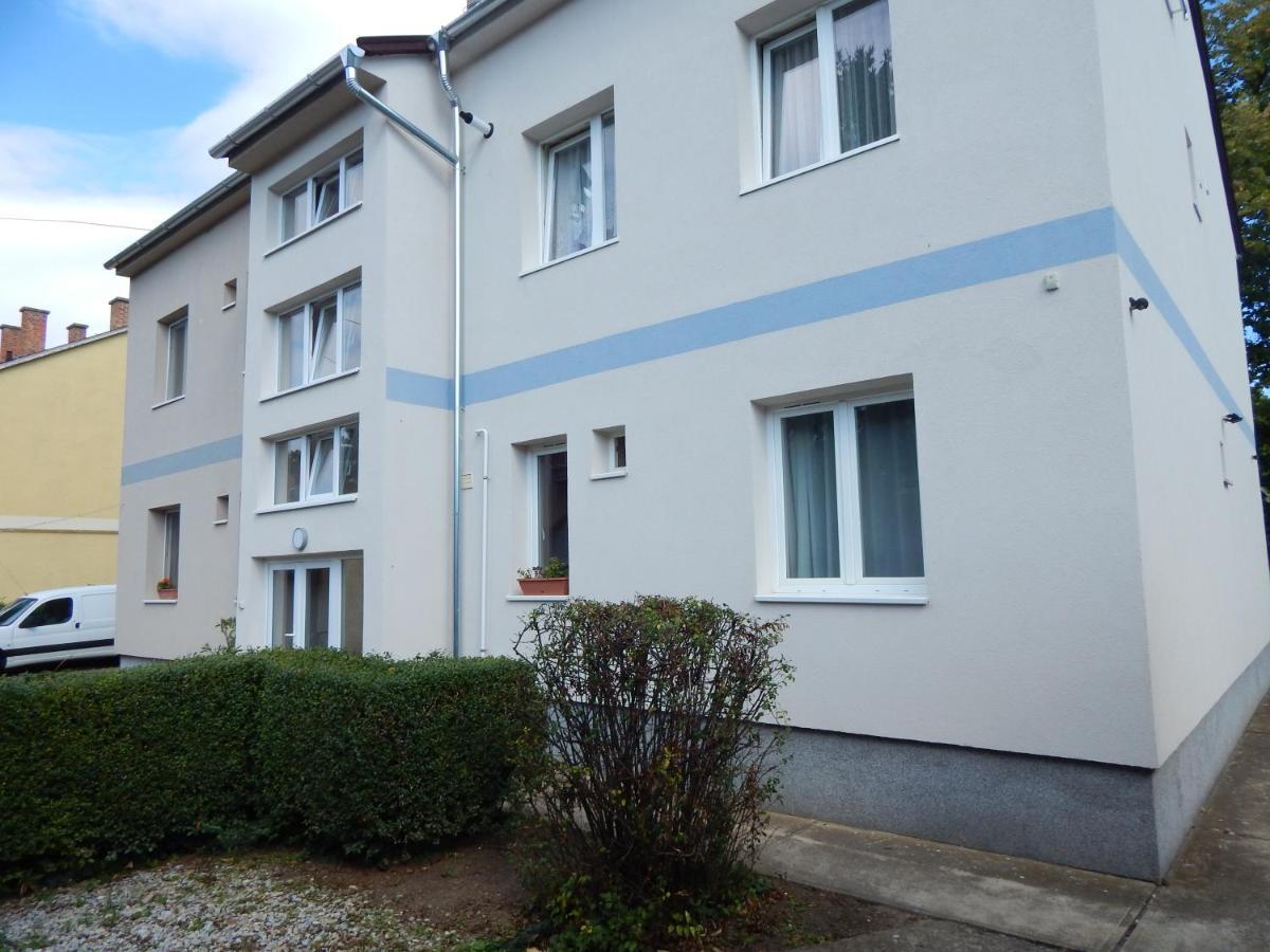 Hajdu Vendeghaz Hotel Hajduszoboszlo Exterior photo