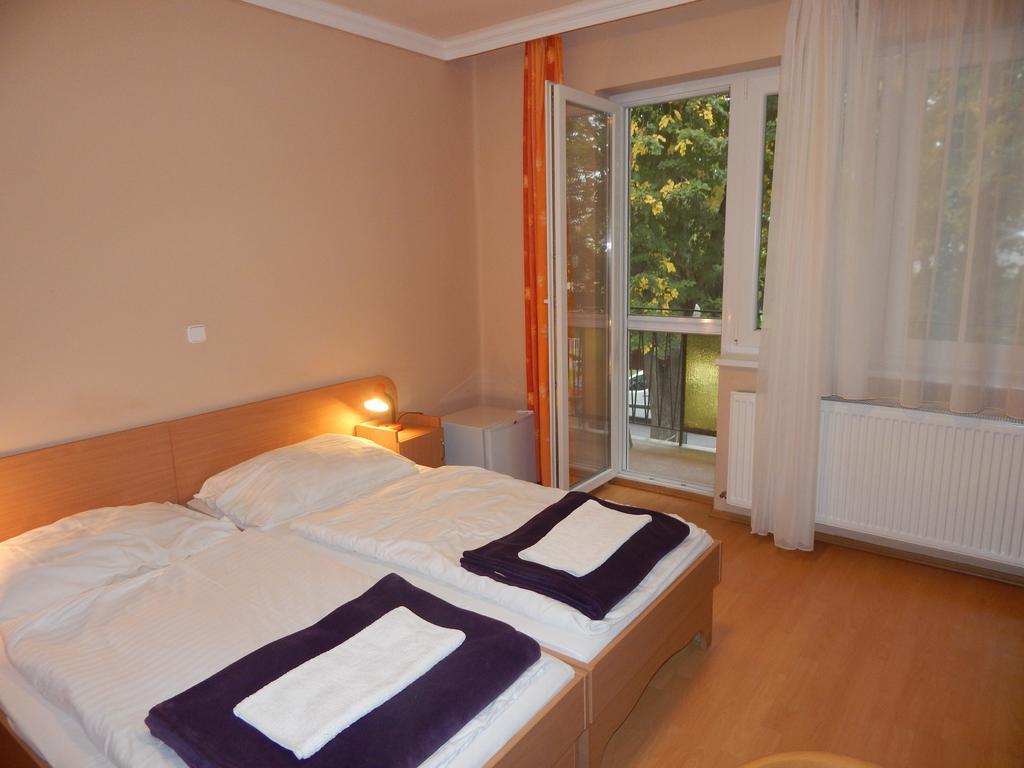 Hajdu Vendeghaz Hotel Hajduszoboszlo Room photo